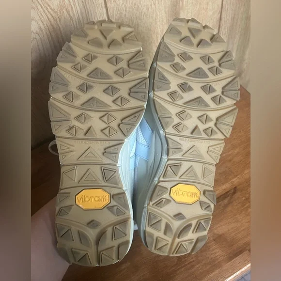 VEJA DEKKAN ALVEOMESH GRAVEL ICE SIZE 9 - Picture 7 of 13